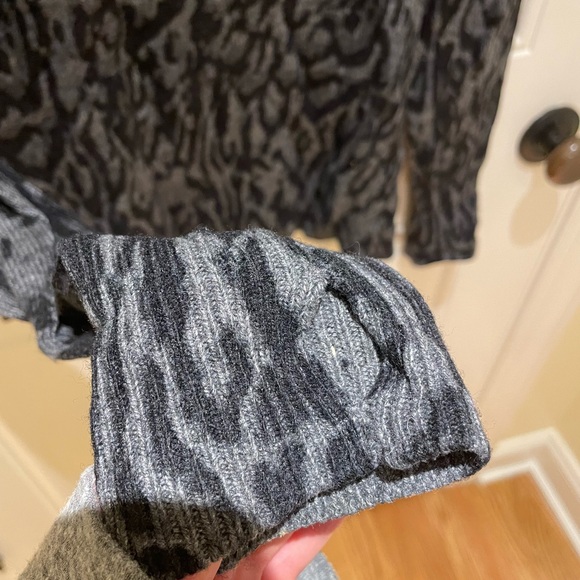 Pam and Gela V Neck Ocelot Print Sweater - Picture 4 of 5